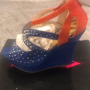 Peep toe wedge heel shoe